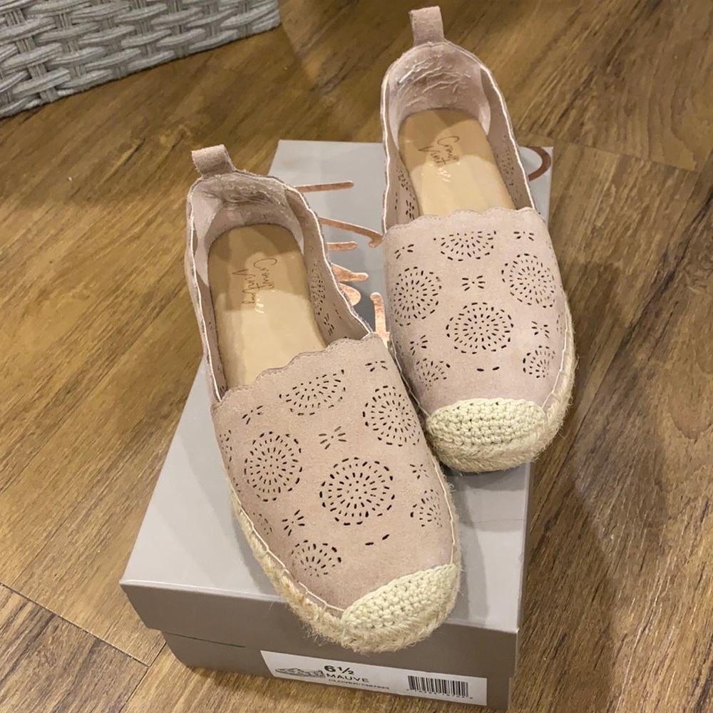 Women’s shoes